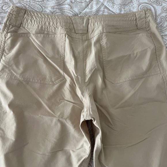 Patagonia size 12 tan/khaki hiking/trail pants. - Picture 7 of 11